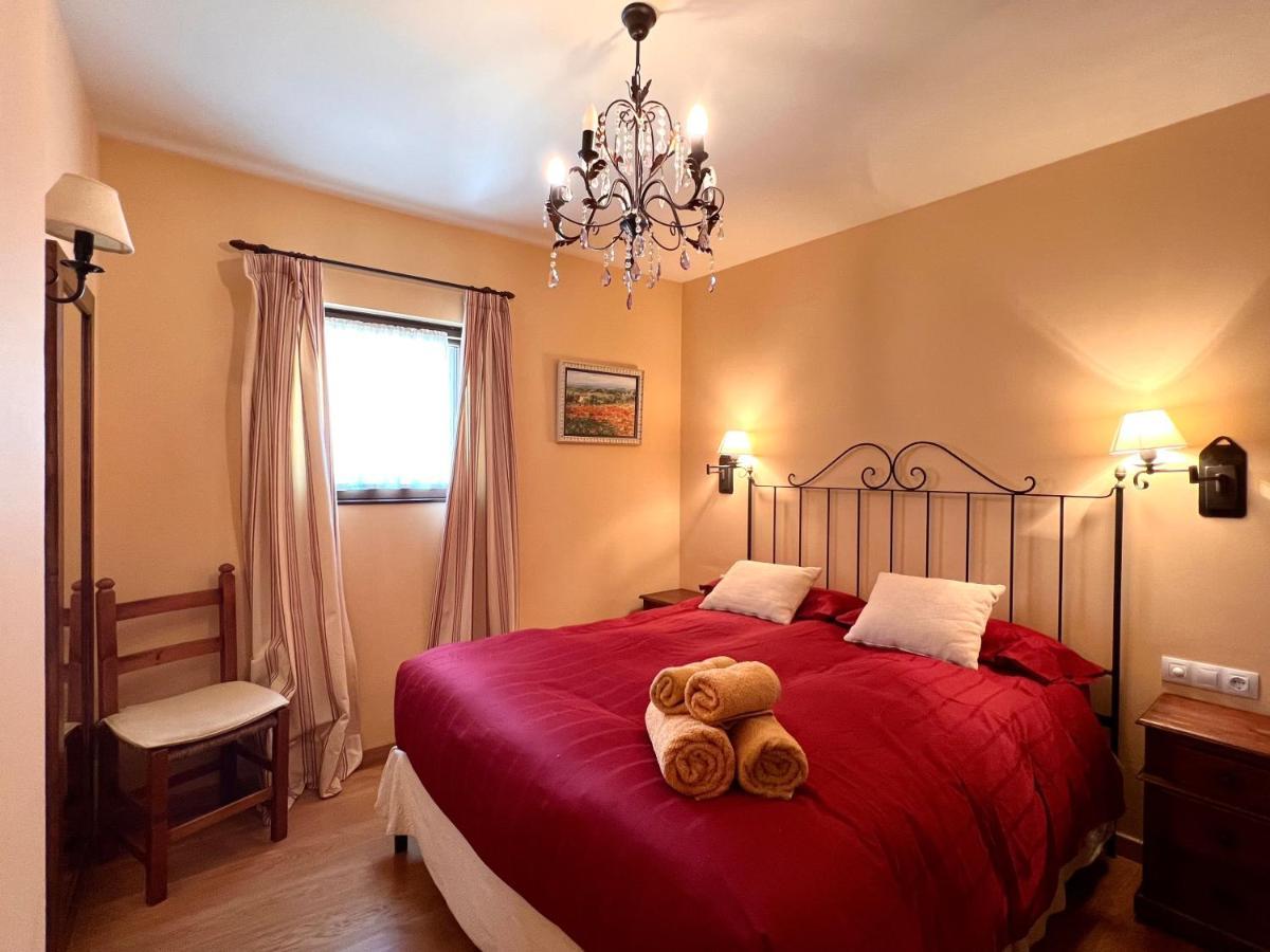 Apartament De La Vall Ferrera - L'Amfitriona Areu Dış mekan fotoğraf