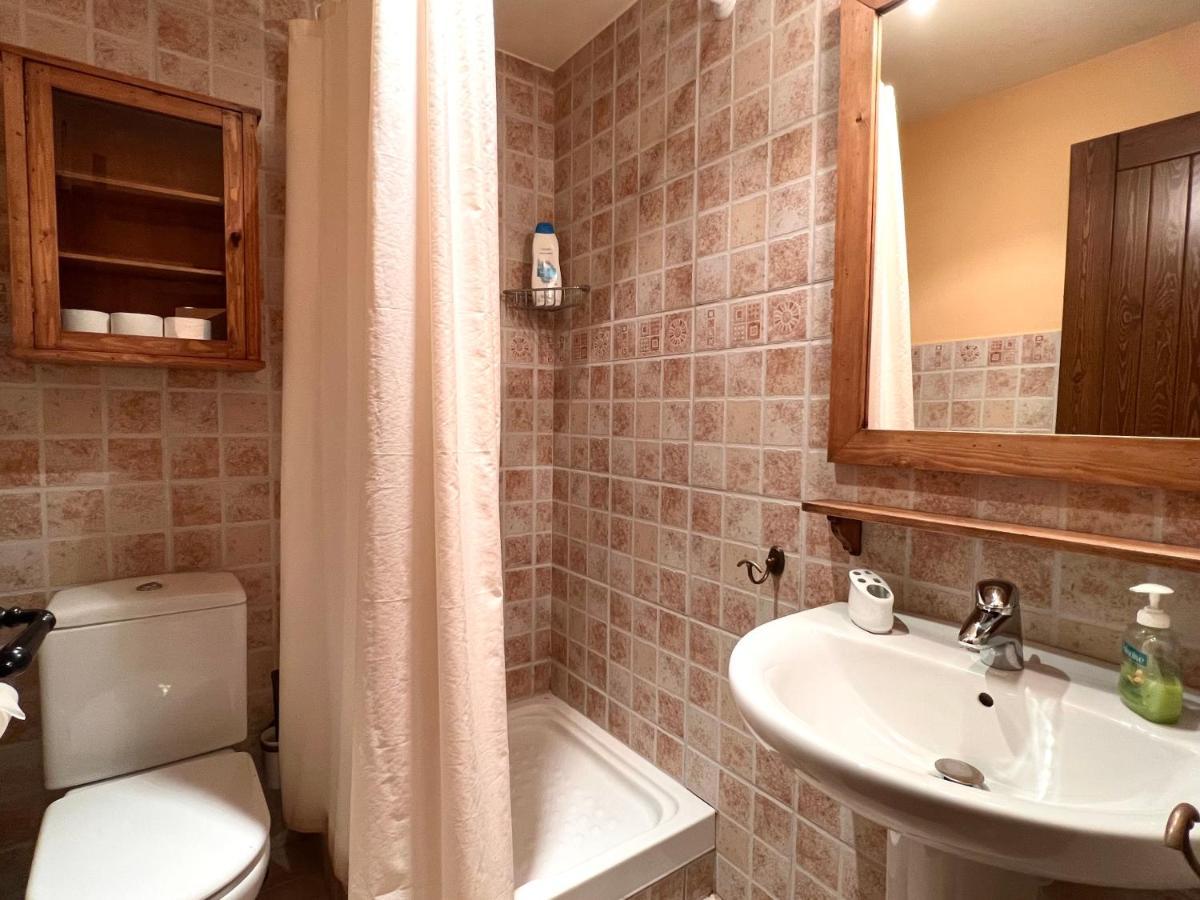 Apartament De La Vall Ferrera - L'Amfitriona Areu Dış mekan fotoğraf